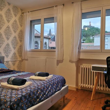 Chambre Privee Dans Appart Partage, Centre Ville, Avec Vue Sur Les Monuments Le Puy-en-Velay Dış mekan fotoğraf