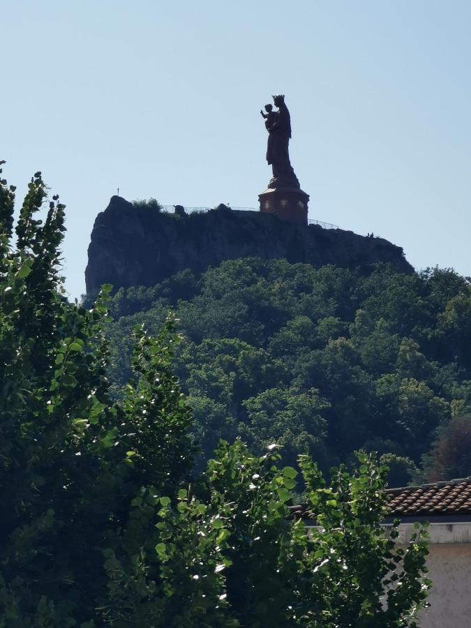 Chambre Privee Dans Appart Partage, Centre Ville, Avec Vue Sur Les Monuments Le Puy-en-Velay Dış mekan fotoğraf